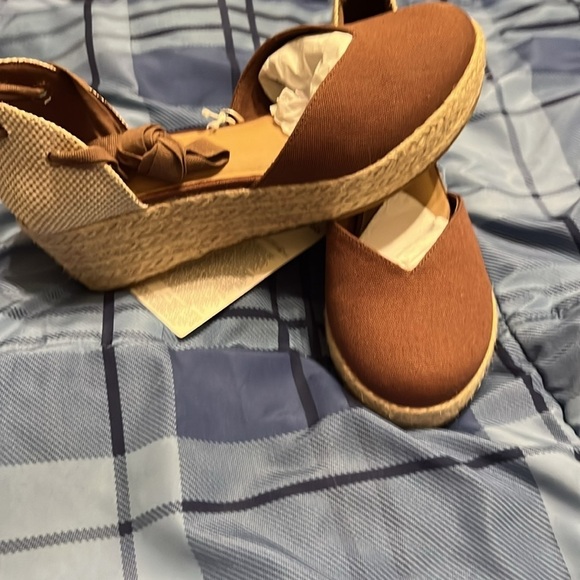 NWT Espadrille Canvas Wedges with Ankle Laces size 10 - Picture 5 of 8